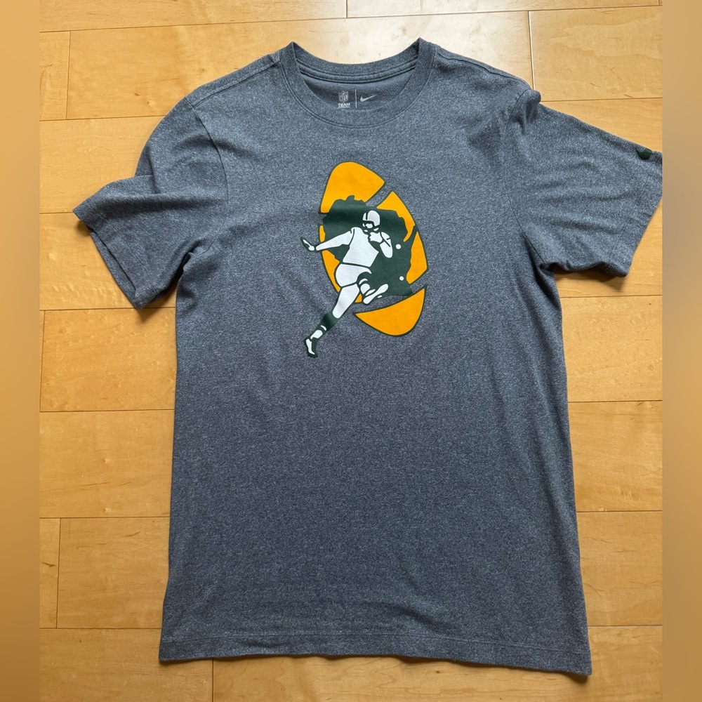 Nike Green Bay Packers Throwback Logo Essential T-Shirt